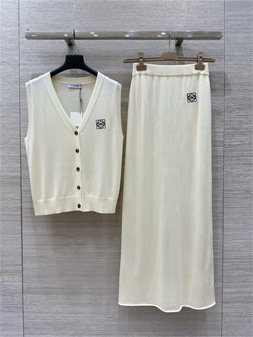 로에베 조끼 캐주얼 바지 세트 L12995 2025/신상