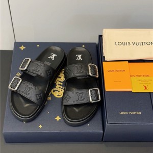 루이비통 남성용 샌들 L21556-2 2025/신상