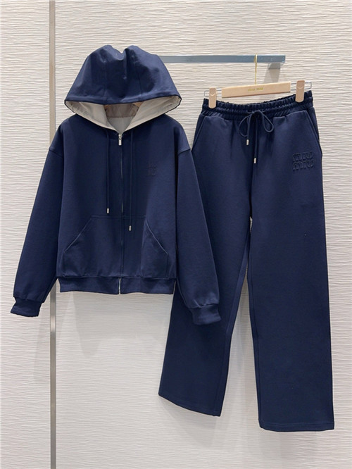 미우미우 양면 후드 트레이닝 세트 M54704 2025/신상