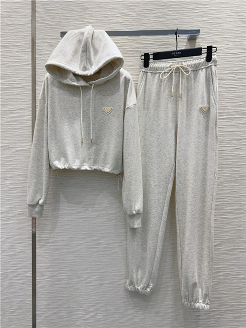 프라다 후드 트레이닝 세트 P63901 2025/신상