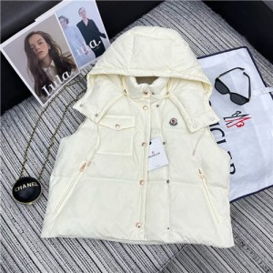 몽클레어 후드 패딩 조끼 (충전재-거위털) M24502 2025/신상