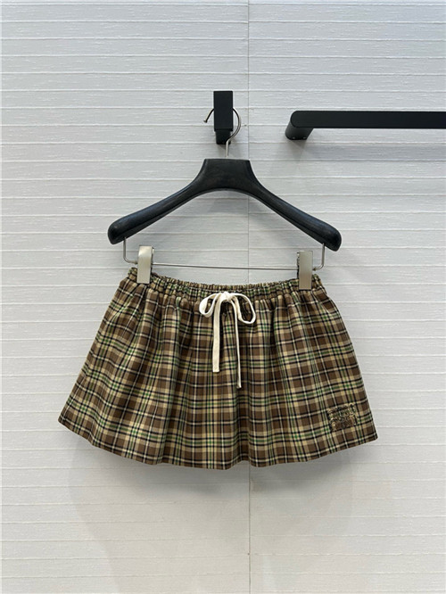 미우미우 스커트 M32605 2025/신상