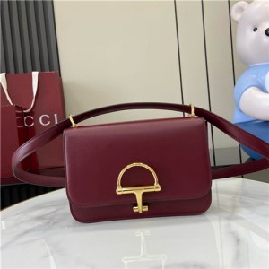 구찌 시에나 스몰 숄더백 846705 2025/신상