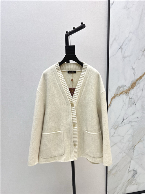 로로피아나 캐시미어 긴팔 가디건 L77207 2025/신상