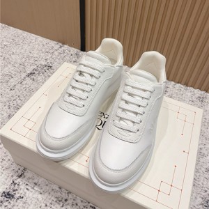 알렉산더맥퀸 남여공용 스니커즈 M19566-1 2025/신상