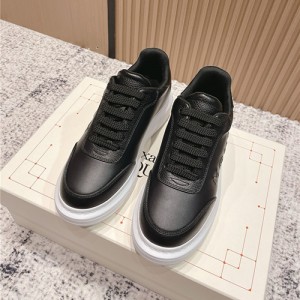 알렉산더맥퀸 남여공용 스니커즈 M19566-2 2025/신상