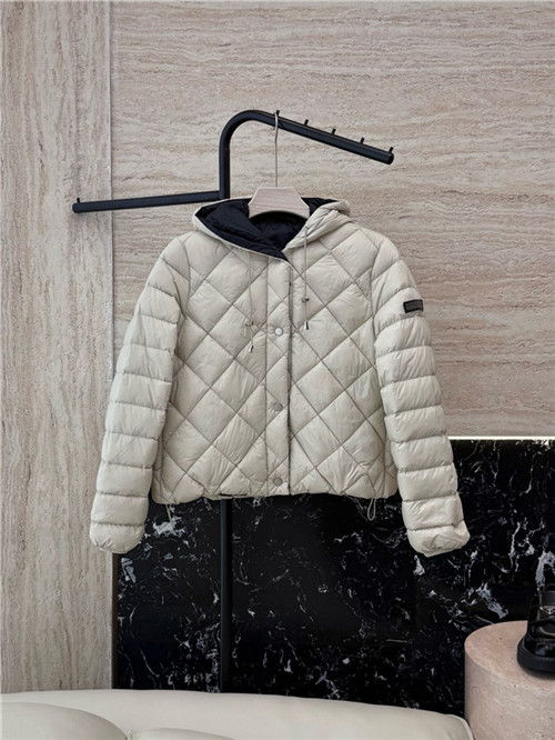 브루넬로 쿠치넬리 후드 패딩 자켓 (충전재-거위털) B75602 2025/신상