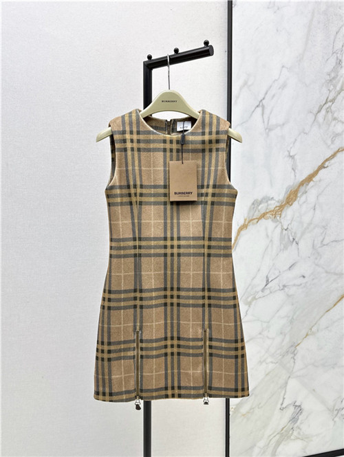버버리 민소매 원피스 B53202 2025신상
