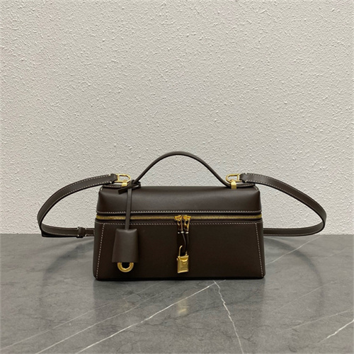 로로피아나 엑스트라 백  LP23 2025/신상