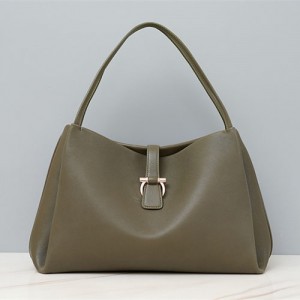 페레가모 쇼퍼백 FE219804 2025/신상