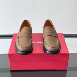 페레가모 남성용 로퍼 F38394-2 2025/신상