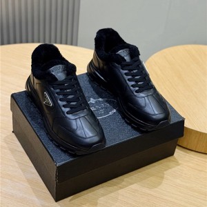 프라다 남성용 스니커즈 P29984-2 2025/신상
