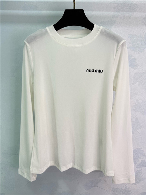 미우미우 긴팔 티셔츠 M92201 2025/신상