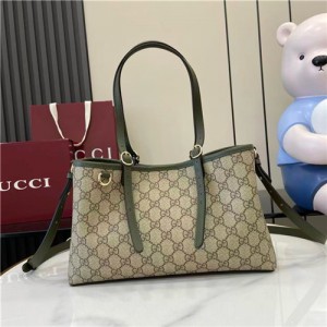 구찌 GG 엠블럼 스몰 토트백 815214 2025/신상