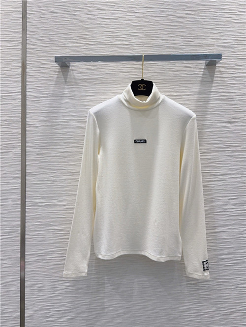 샤넬 긴팔 티셔츠 C72108 2025/신상