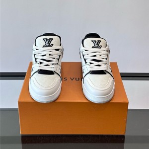 루이비통 남여공용 스니커즈 L91353-2 2025/신상