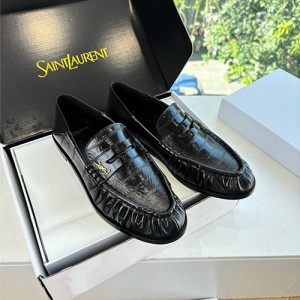 생로랑 여성용 로퍼 Y62786-2 2025/신상