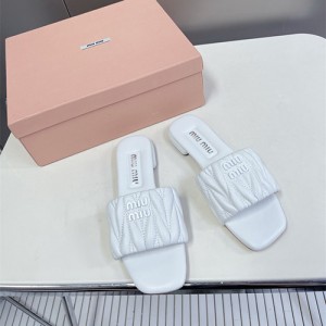 미우미우 여성용 슬리퍼 M56337-1 2026/신상