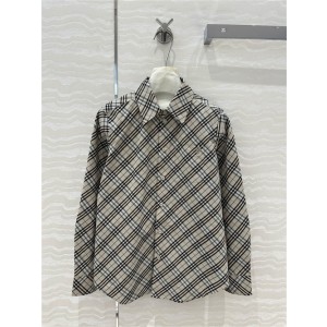 버버리 긴팔 셔츠 B42498 2025/신상