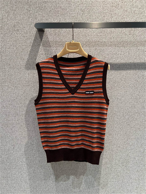 미우미우 민소매 니트 M72902 2026/신상