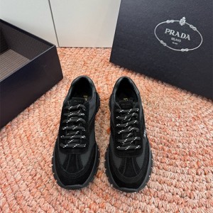 프라다 남여공용 스니커즈 P25335-2 2026/신상