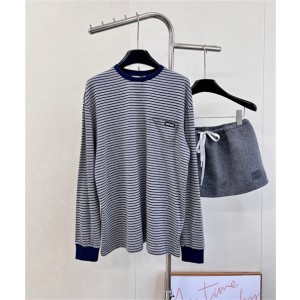 미우미우 긴팔 티셔츠 M81993 2026/신상